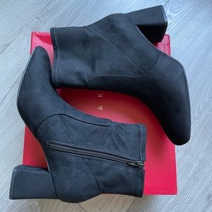 KELLY & KATIE GESSIE BOOTIE
